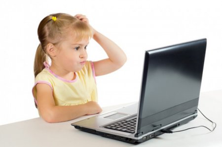 Эксперты рассказали об угрозах интернета для маленьких детей