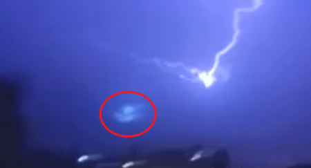 Видео с заправкой НЛО в Перу появилось в Сети