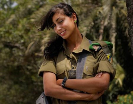 В сети стал популярен Instagram-аккаунт с женщинами-военными Израиля