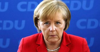 Меркель хочет ускорить депортацию тех, кому отказали в статусе беженца