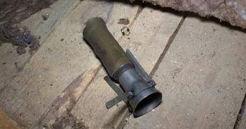 В Киеве неизвестный выстрелил в недостроенный дом из гранатомета
