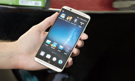 ZTE представила первый смартфон с 5G