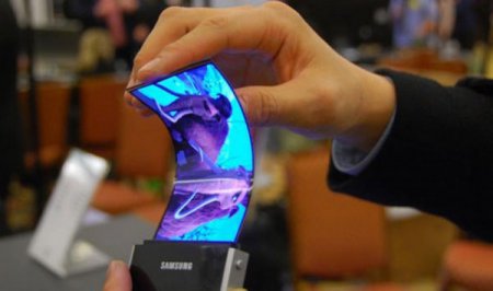 Samsung разрабатывает гибкие раздвижные смартфоны