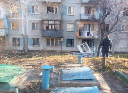 В результате шквального артобстрела укрофашистами погибла мирная жительница, разрушены дома