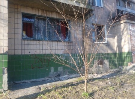 В результате шквального артобстрела укрофашистами погибла мирная жительница, разрушены дома