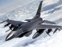 Американский F-16 совершил аварийную посадку на базе ВВС США в Италии - Вое ...