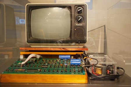 В Германии продадут на аукционе один из первых компьютеров Apple