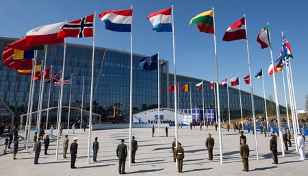 НАТО в хату: конечная цель — война с Россией (ФОТО)
