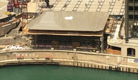 Крыша фирменного магазина Apple в Чикаго выполнена в виде MacBook