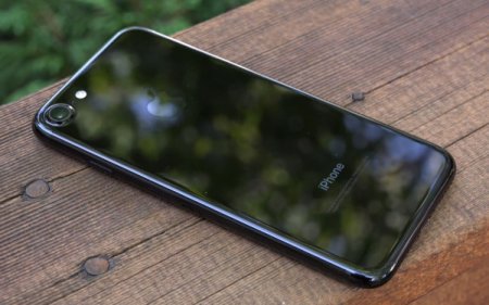 iPhone 8 выйдет в популярном цвете «черный оникс»