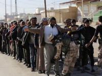 Армия Ирака задерживает в Мосуле боевиков, маскирующихся под мирных граждан ...