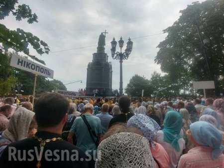 Крестный ход в Киеве: пришли 6000 человек (ФОТО, ВИДЕО)