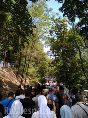 Крестный ход в Киеве: пришли 6000 человек (ФОТО, ВИДЕО)