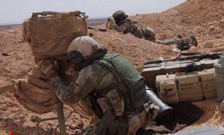 Экзаменационная комиссия из российских военных ВУЗов на преддипломной практике в Сирии