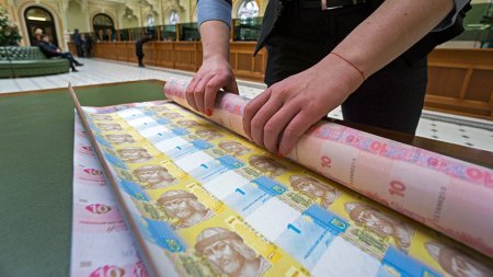 Кредитная петля: почему деньги МВФ не помогают Украине рассчитаться с долгами
