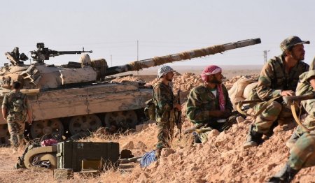 Сирийская армия и курды окружают боевиков ИГ в Дейр-эз-Зоре