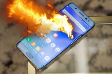 Эксперты рассказали, что делать при возгорании смартфона