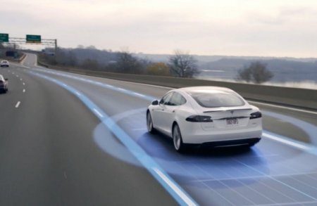 Tesla разрабатывает собственные системы автономного управления автомобилем