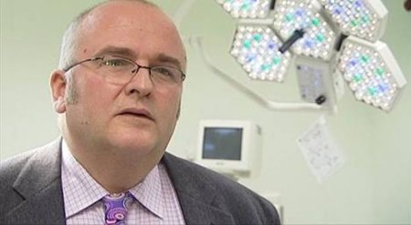 Британский хирург вырезал на органах пациентов свои инициалы 