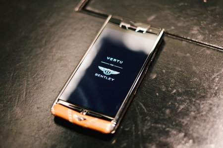 В РФ признали банкротом производителя премиум телефонов Vertu