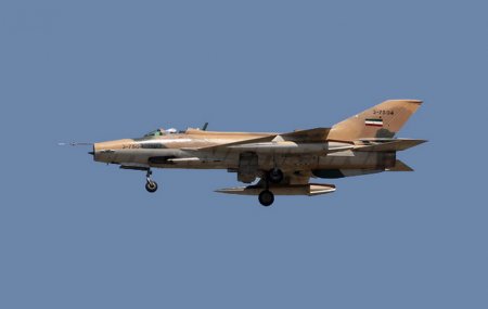 В центре Ирана рухнул военный самолёт