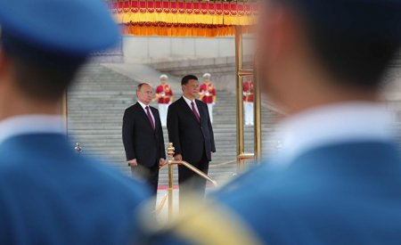 Россия и Китай выставляют напоказ свои отношения