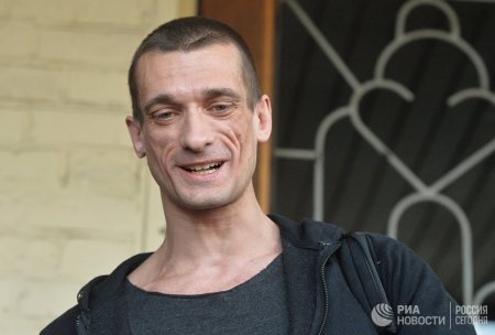 Почему «художник» Павленский, сидящий полгода в тюрьме Франции, никому не интересен (ФОТО)