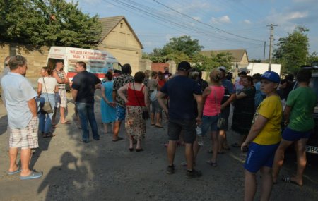 Жители Одессы перекрыли улицу из-за наплевательского отношения властей