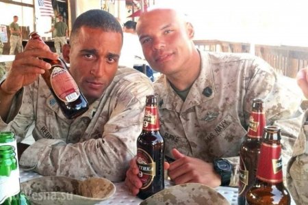 Лез под юбку, ударил по голове бутылкой: пьяный военный США напал на официантку в Одессе