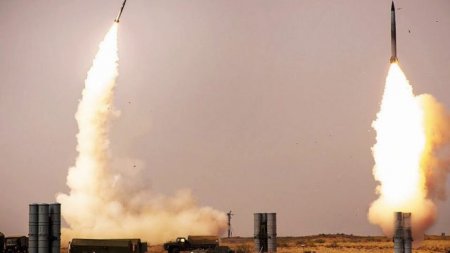 Сирийские ПВО отбили ракетную атаку в провинции Дамаск
