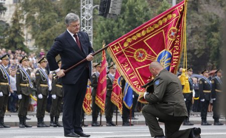 Порошенко пригласил киевлян на парад ко Дню независимости