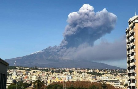 Сицилийский вулкан Этна сохраняет активность