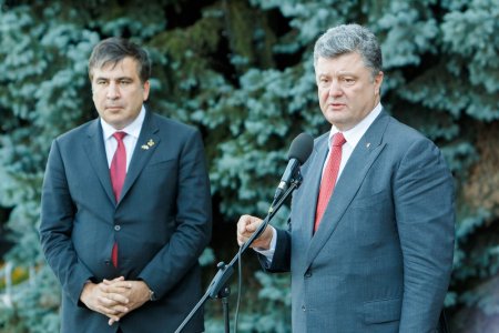 Саакашвили поддержал Тимошенко: она прогонит банду Порошенко из Украины