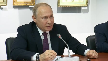 Путин на встрече с представителями общественности Республики Крым и Севастополя