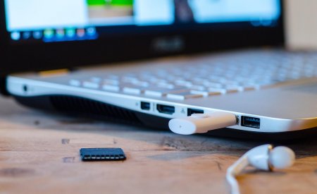 Прошло 30 лет: Windows 10 научилась безопасно извлекать USB-накопители без вмешательства