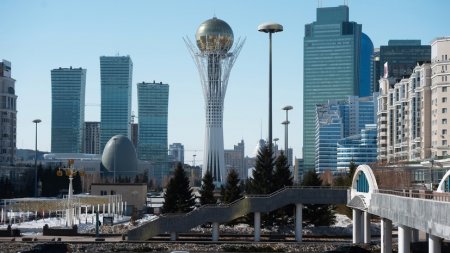 «Честно и открыто»: выборы президента Казахстана состоятся 9 июня