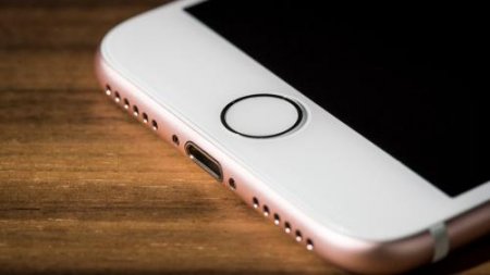Экономия 2000 рублей: Владелец iPhone 7 показал, как самостоятельно починить смартфон