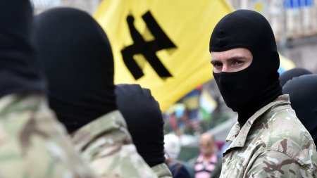 Харьковские националисты расправились с мужчиной за куртку с надписью "Россия"