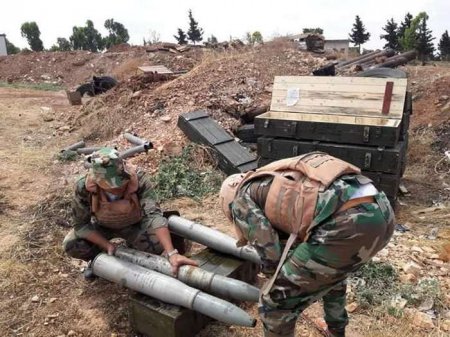 Сирийские военные в российском снаряжении у города Мхарда