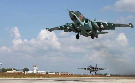 Российская авиация разбомбила подземное укрытие боевиков в провинции Идлиб