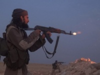 Боевики ИГ атаковали сирийских военных у города Маядин в провинции Дейр-эз- ...