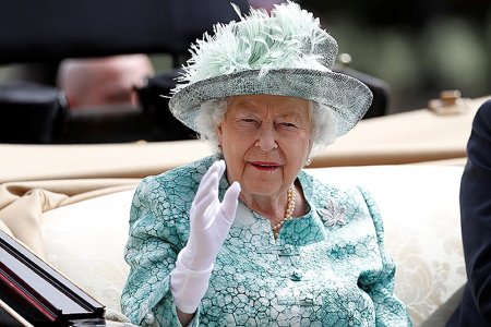 Королева прогневалась: Елизавета II устроила жесткий «разбор полетов» британским политикам