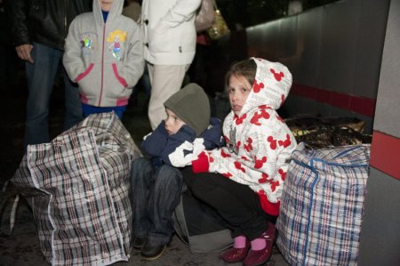 Киев посчитал переселенцев из Крыма и беженцев из Донбасса