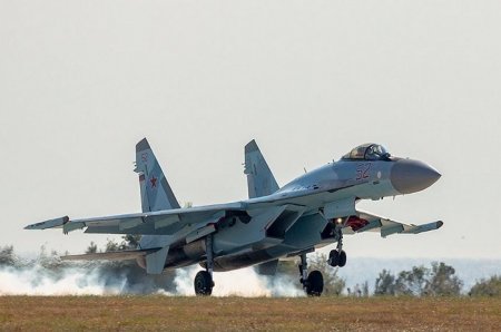 Российский истребитель, участвовавший в боевых действиях в Сирии, прилетел на выставку в Турцию