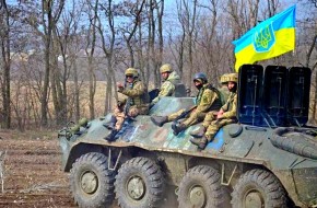 Почему украинская армия все время лезет в Донбассе в бой
