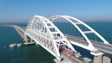 Владимир Путин открывает железнодорожное движение по Крымскому мосту: онлайн-трансляция