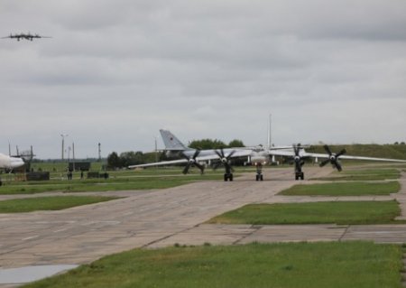 Командирские полёты на стратегических бомбардировщиках Ту-95 и Ту-160