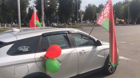 Белоруссия вышла на улицы за и против Лукашенко: главное с протестов (+ФОТО, ВИДЕО)