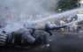 Минский гейзер: водомёт для разгона протестующих в столице РБ сломался и устроил «дождь» (ВИДЕО)