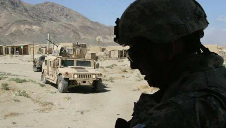Мольбы афганцев об эвакуации подорвали психическое здоровье сотрудников Госдепа, — Politico